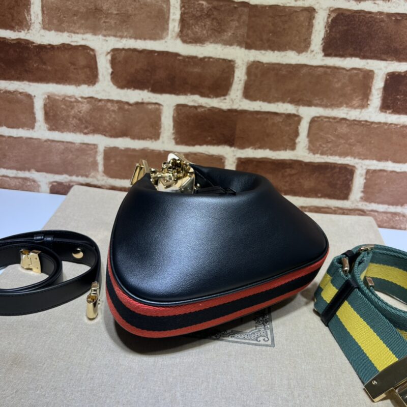 gucci-attache-canvas-black-gallery-6