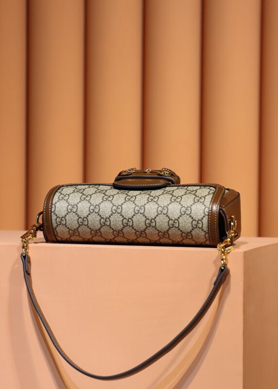 gucci-%f0%9d%90%87%f0%9d%90%a8%f0%9d%90%ab%f0%9d%90%ac%f0%9d%90%9e%f0%9d%90%9b%f0%9d%90%a2%f0%9d%90%ad-%f0%9d%9f%8f%f0%9d%9f%97%f0%9d%9f%93%f0%9d%9f%93-baguette-bag-gallery-3