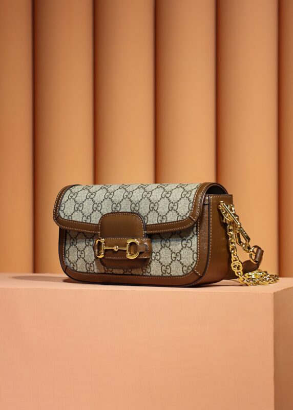 gucci-%f0%9d%90%87%f0%9d%90%a8%f0%9d%90%ab%f0%9d%90%ac%f0%9d%90%9e%f0%9d%90%9b%f0%9d%90%a2%f0%9d%90%ad-%f0%9d%9f%8f%f0%9d%9f%97%f0%9d%9f%93%f0%9d%9f%93-baguette-bag-gallery-5