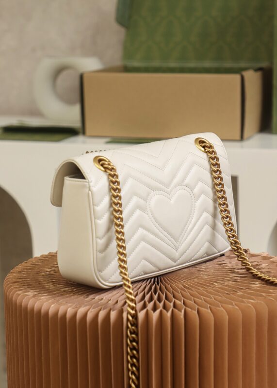 gucci-gg-marmont-medium-white-gallery-1