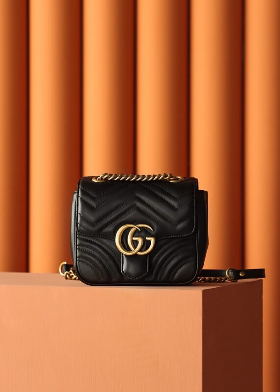 gucci-gg-marmont-square-black-gallery-3