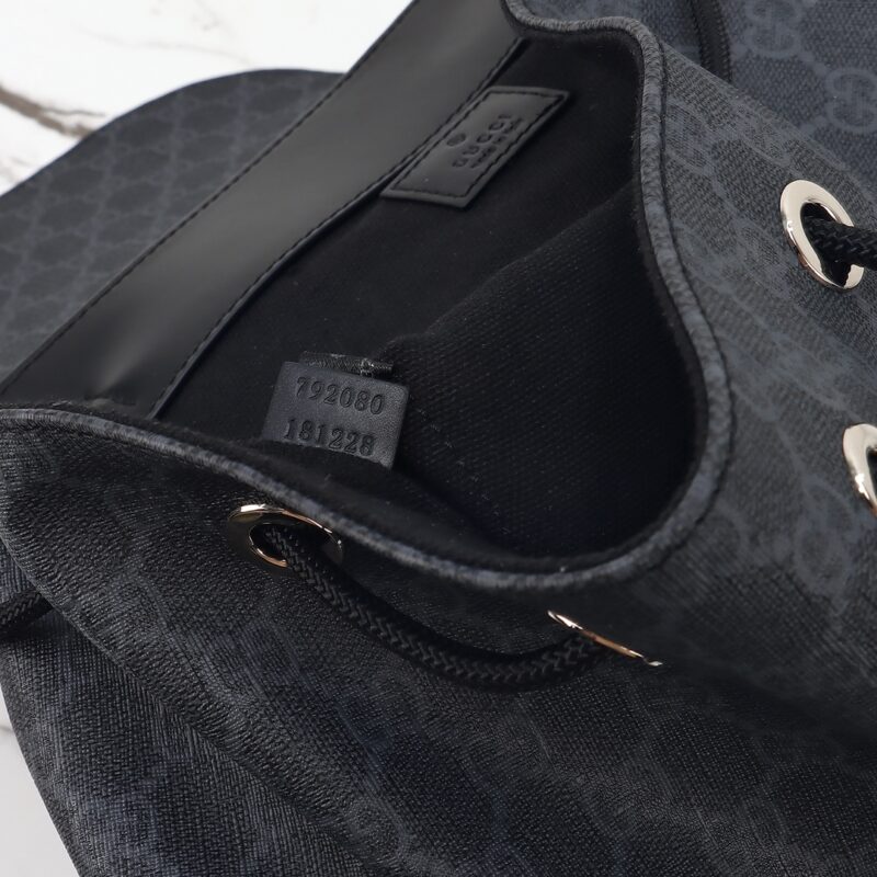 gucci-gg-supreme-backpack-black-gallery-3