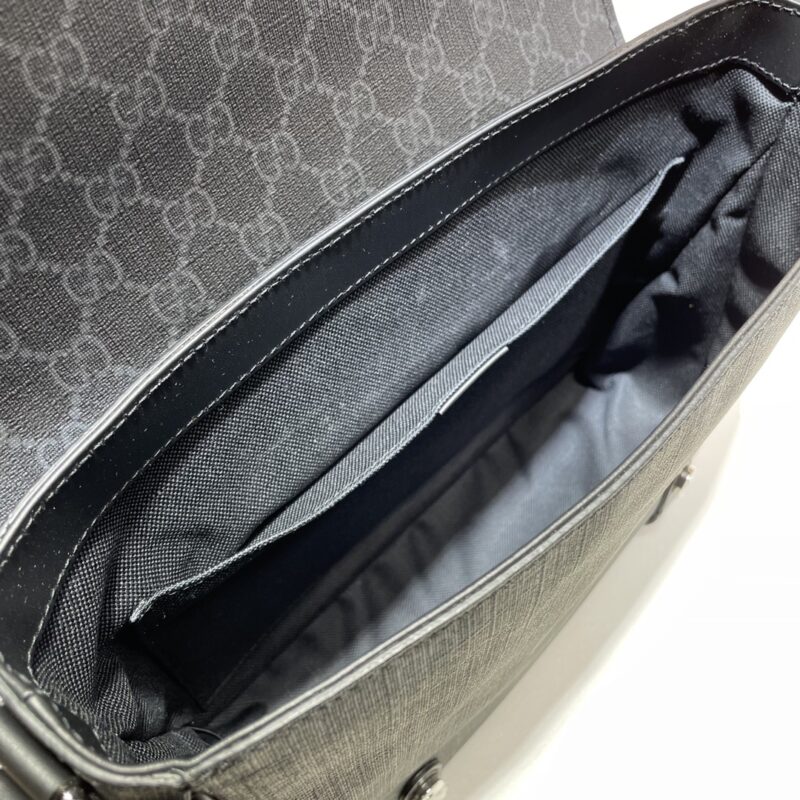 gucci-gg-supreme-shoulder-bag-black-gallery-2