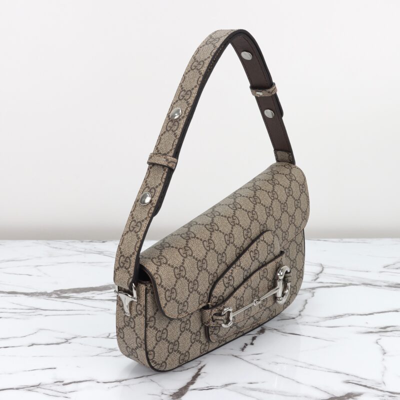 gucci-horsbet-tribute-canvas-gallery-4