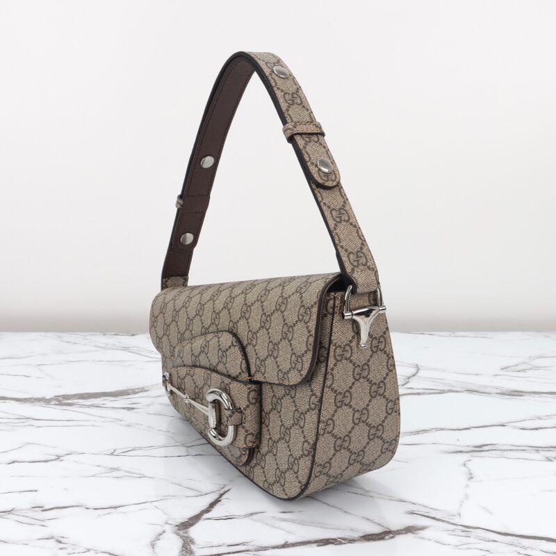 gucci-horsbet-tribute-canvas-gallery-5