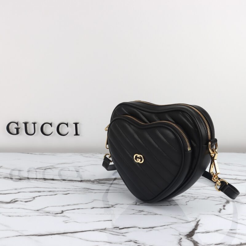 gucci-interlocking-g-mini-heart-black-gallery-5