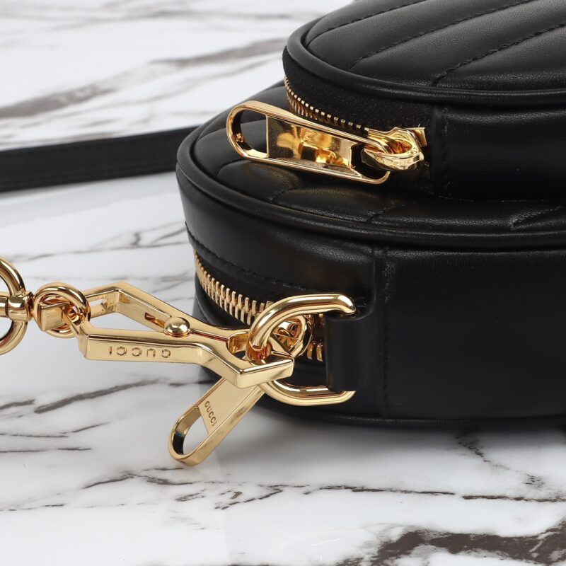 gucci-interlocking-g-mini-heart-black-gallery-8