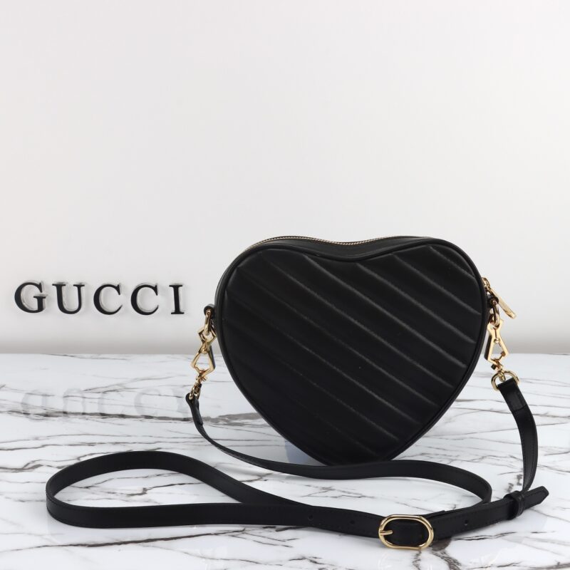 gucci-interlocking-g-mini-heart-black-gallery-9