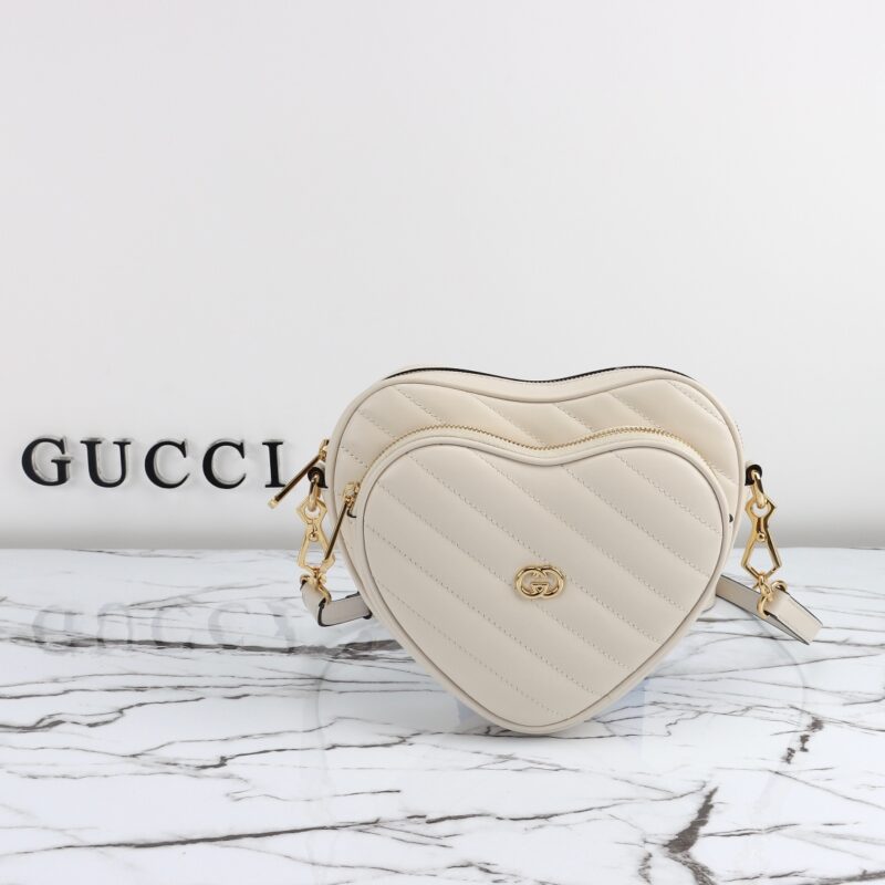 gucci-interlocking-g-mini-heart-white-gallery-1