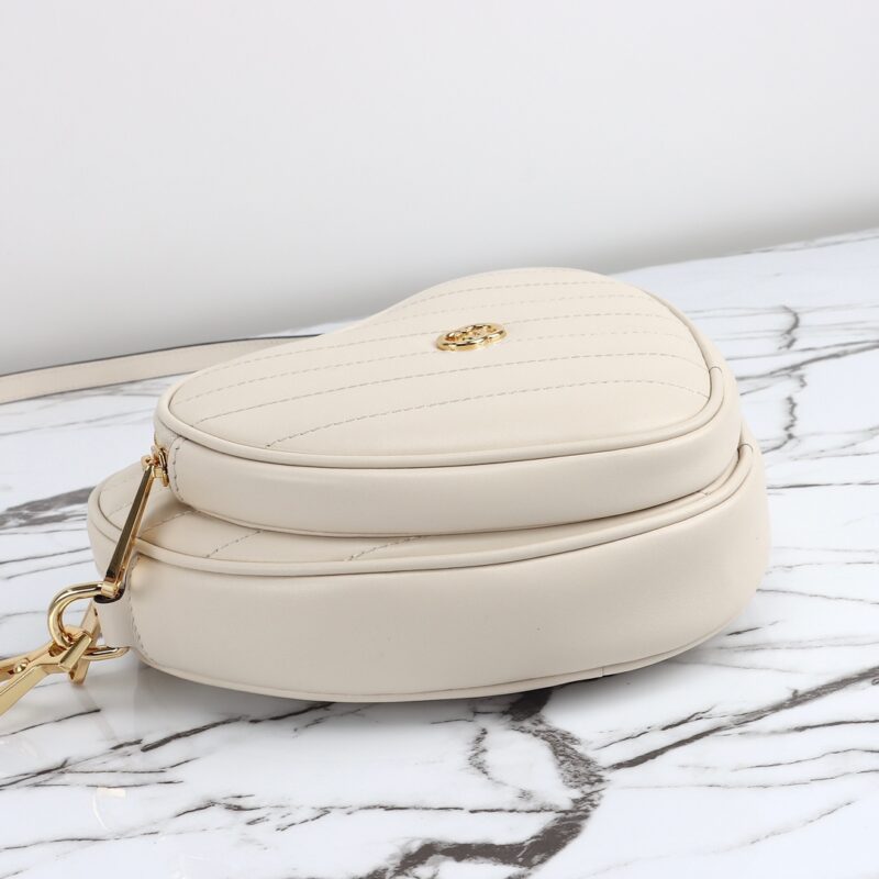 gucci-interlocking-g-mini-heart-white-gallery-9