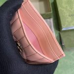 gucci-marmont-card-holder-pink-gallery-4