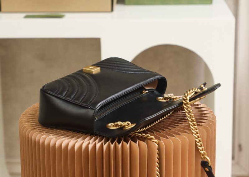 gucci-marmont-medium-black-gallery-1