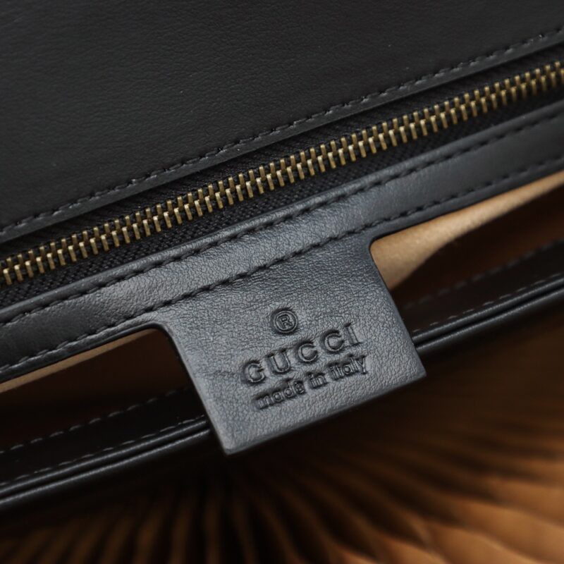 gucci-marmont-medium-black-gallery-18