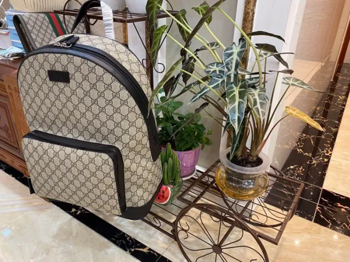 gucci-medium-gg-backpack-with-tag-gallery-6