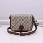 gucci-mini-crossbody-bag-with-interlocking-g-gallery-2