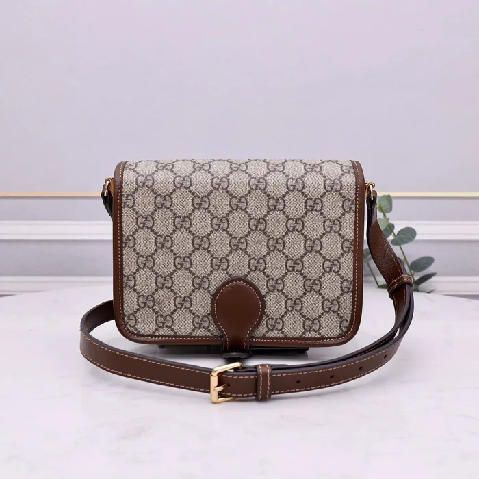 gucci-mini-crossbody-bag-with-interlocking-g-gallery-2