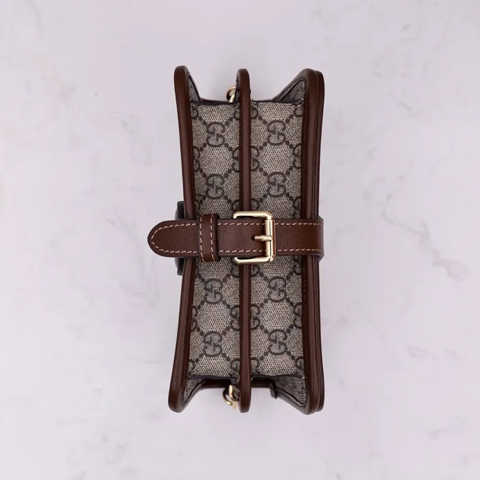 gucci-mini-crossbody-bag-with-interlocking-g-gallery-4