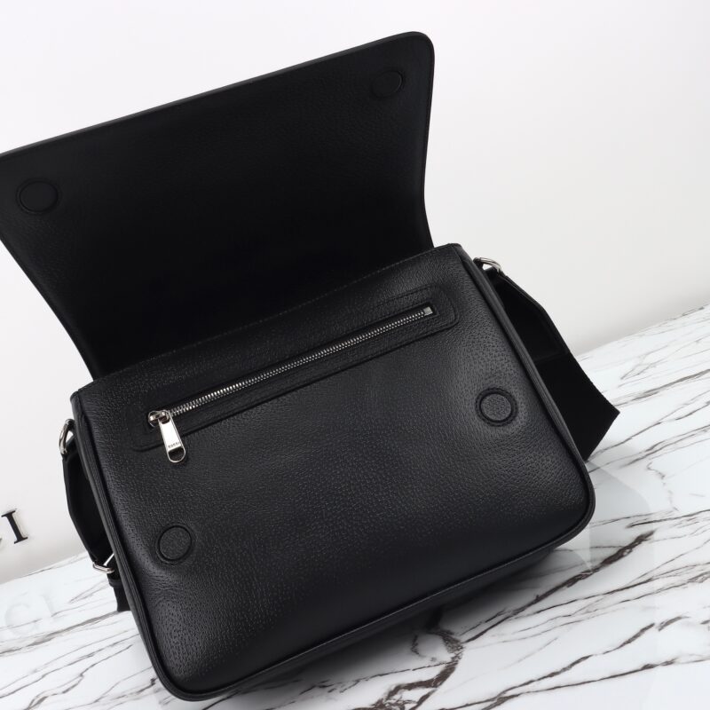gucci-monogram-messeng-bag-gallery-4