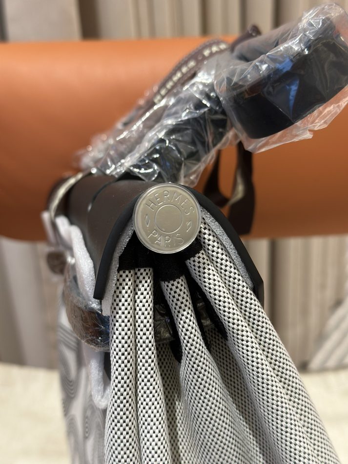 hermes-herbag-31cm-circuit-black-gallery-10