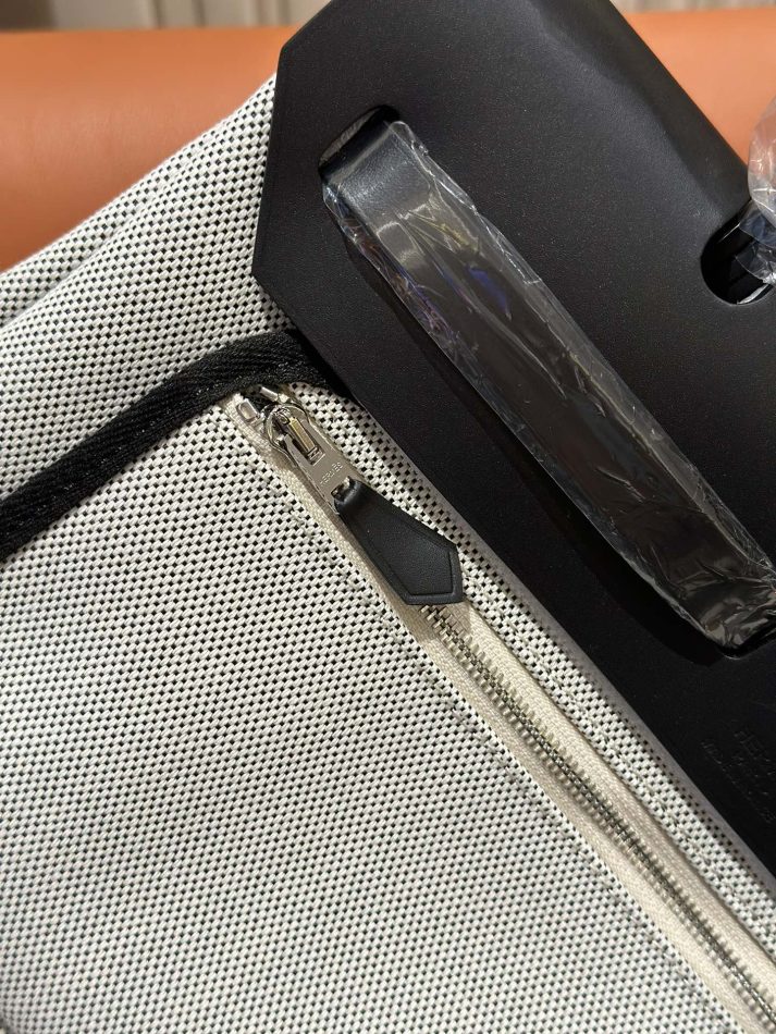 hermes-herbag-31cm-circuit-black-gallery-12