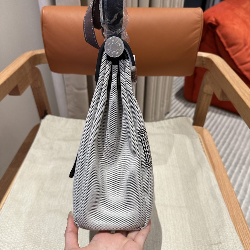 hermes-herbag-31cm-circuit-black-gallery-3
