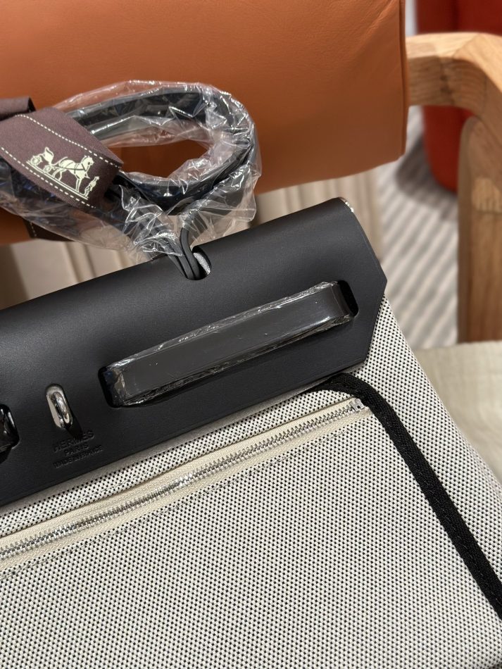 hermes-herbag-31cm-circuit-black-gallery-8