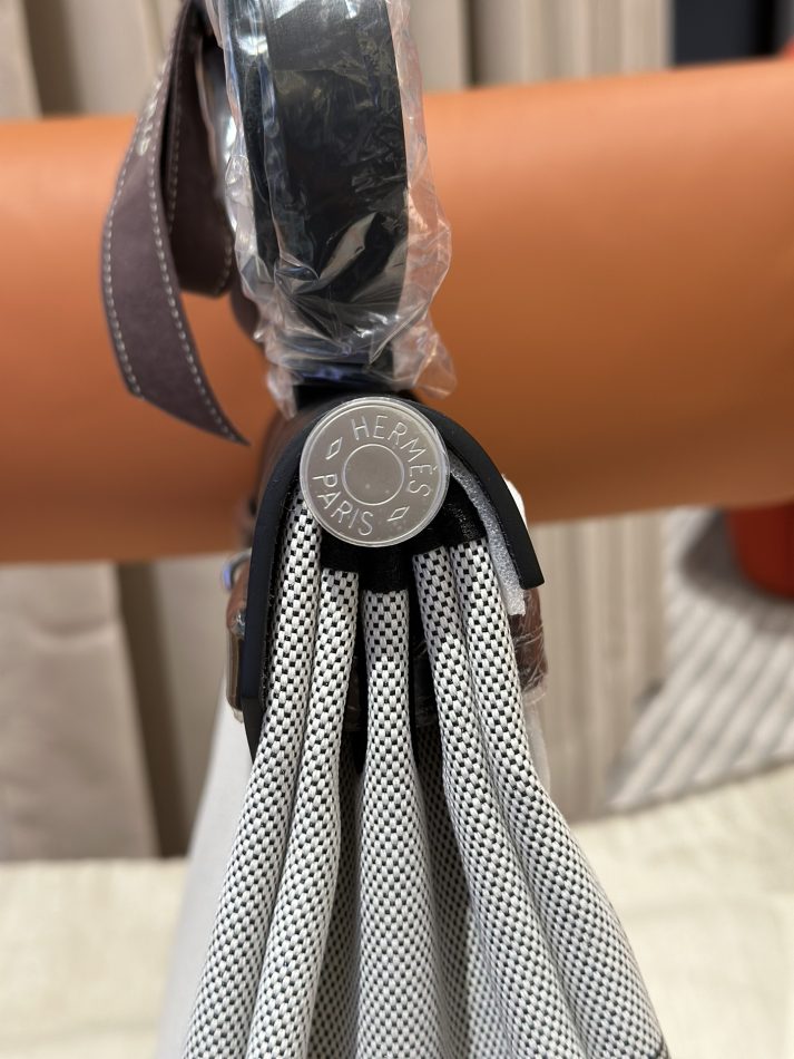 hermes-herbag-31cm-circuit-black-gallery-9