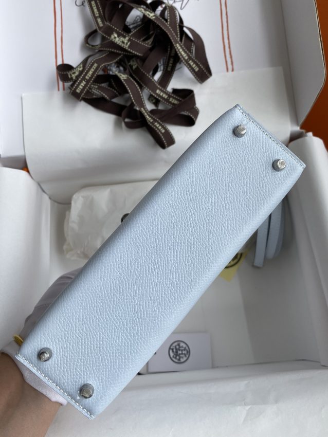 hermes-kelly-epsom-haze-blue-gallery-1