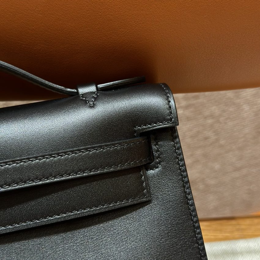 hermes-kelly-pochette-swift-black-gallery-4