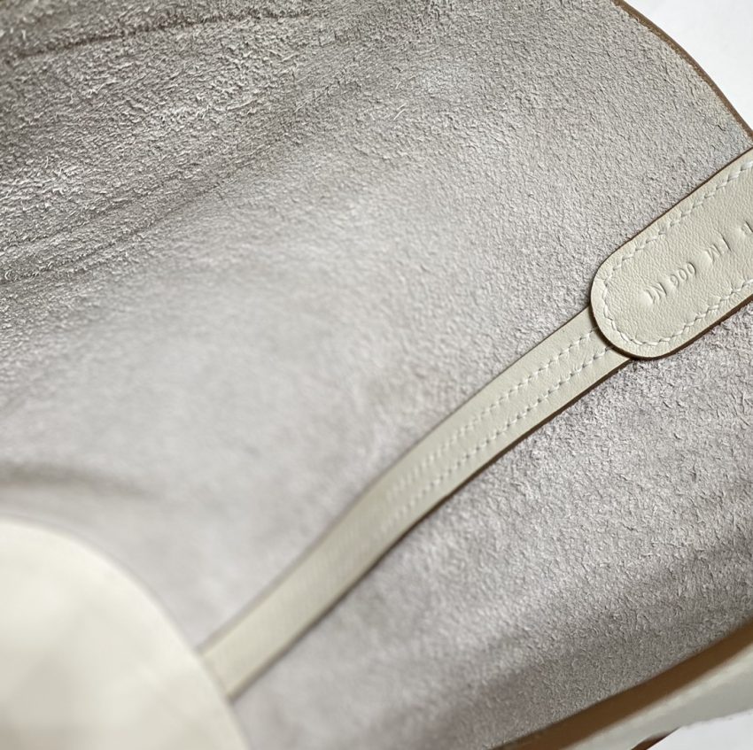 hermes-the-loop-white-gallery-7