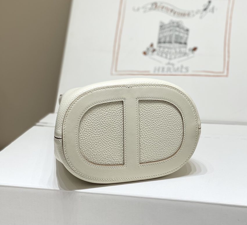 hermes-the-loop-white-gallery-8