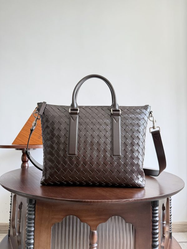 Bottega Veneta Intrecciato Soft Briefcase - Premium Italian Leather Replica | LuxeCarryMe