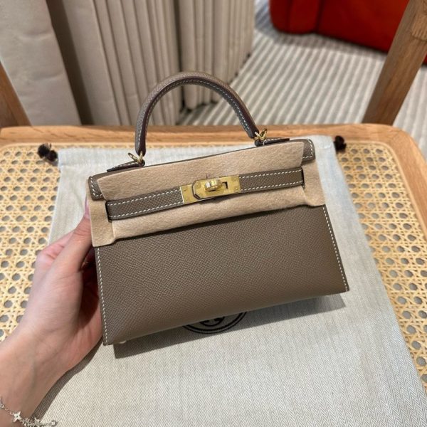 Réplica de Hermès Kelly Etoupe: un bolso de lujo a un precio asequible.