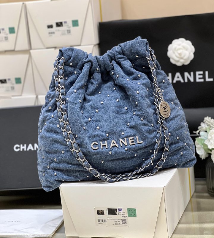 CHANEL 22 Medium Handbag Denim - chanel 22 replica front view