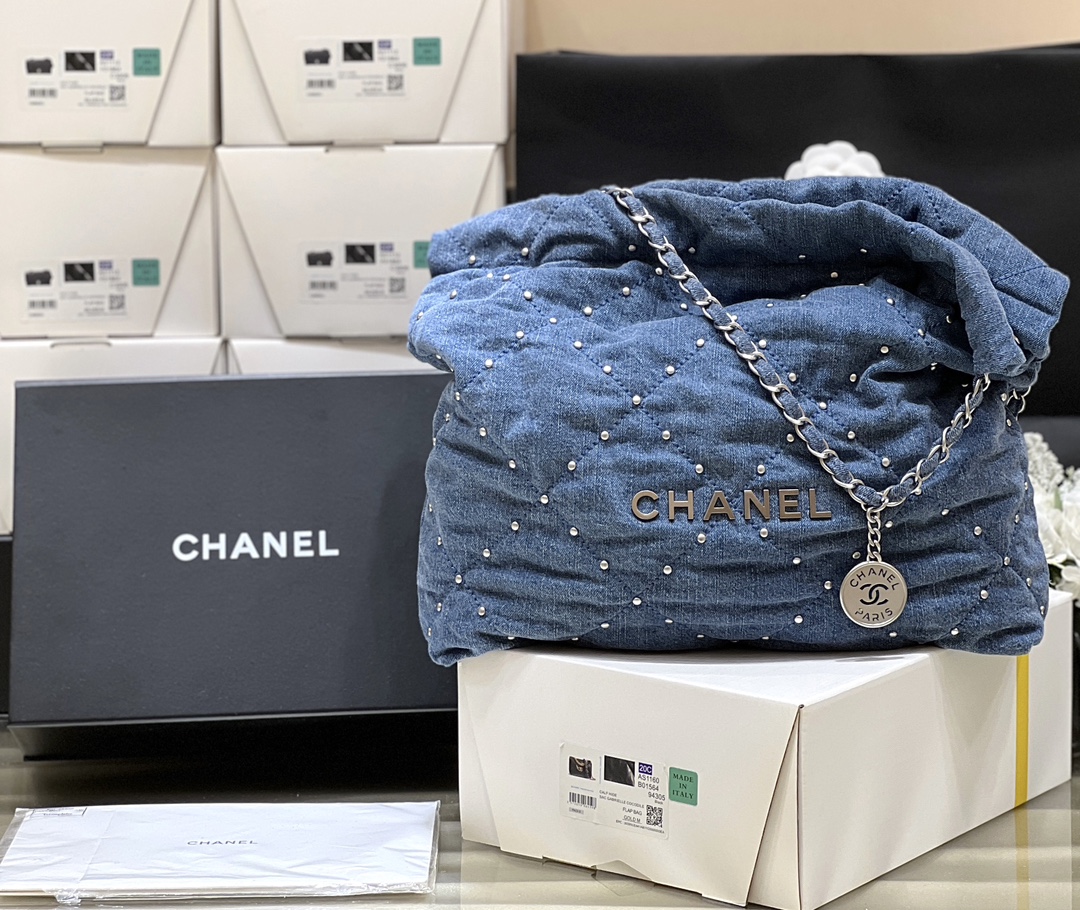 img_f1a04ada_20240505_i1714878648_3692_8.jpg CHANEL 22 Medium Handbag Denim - chanel 22 replica detail 8