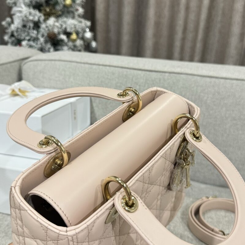 lady-dior-medium-powder-pink-gallery-4