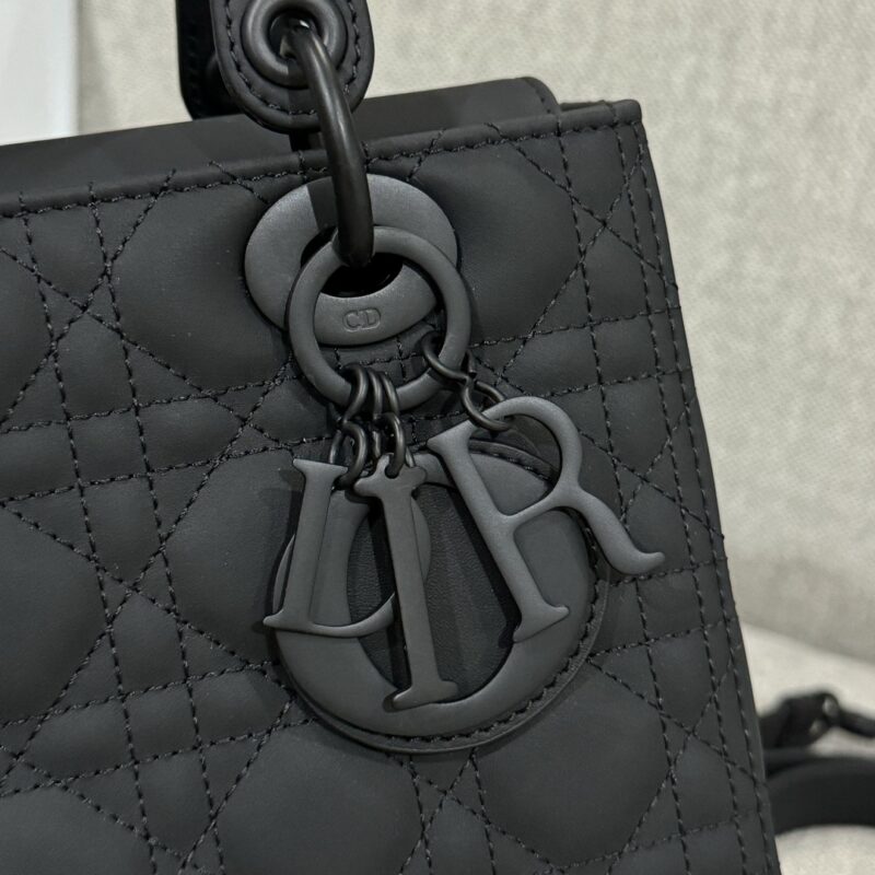 lady-dior-medium-ultramatte-black-gallery-2