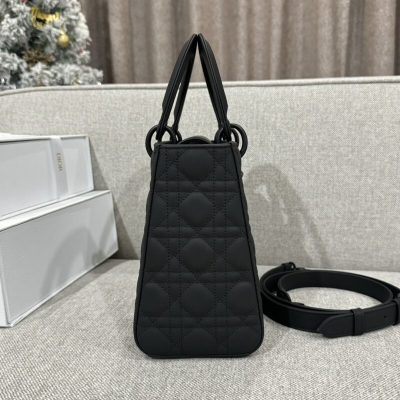 lady-dior-medium-ultramatte-black-gallery-7