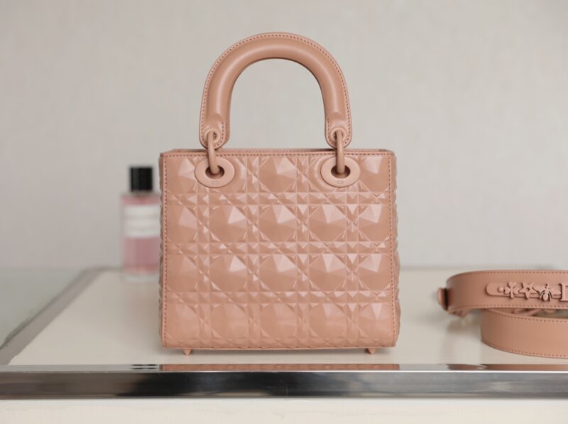 lady-dior-ultramatte-apricode-grid-abc-gallery-7