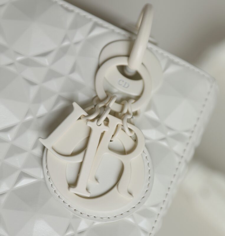 lady-dior-ultramatte-white-grid-abc-gallery-1