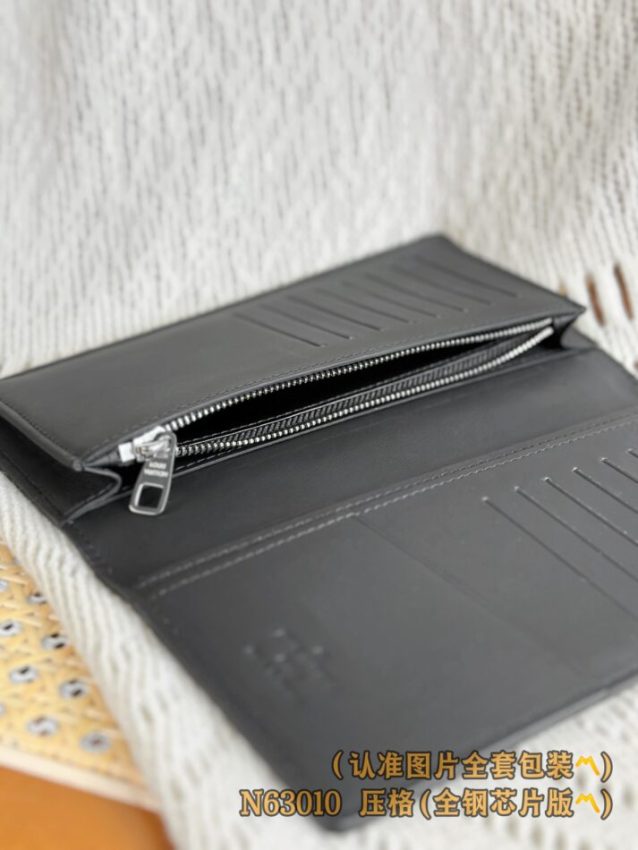 louis-vuitton-brazza-wallet-black-grid-gallery-6
