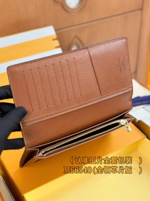 louis-vuitton-brazza-wallet-brown-gallery-4