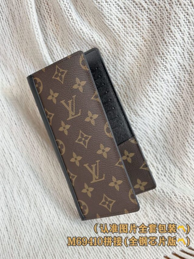 louis-vuitton-brazza-wallet-gallery-7