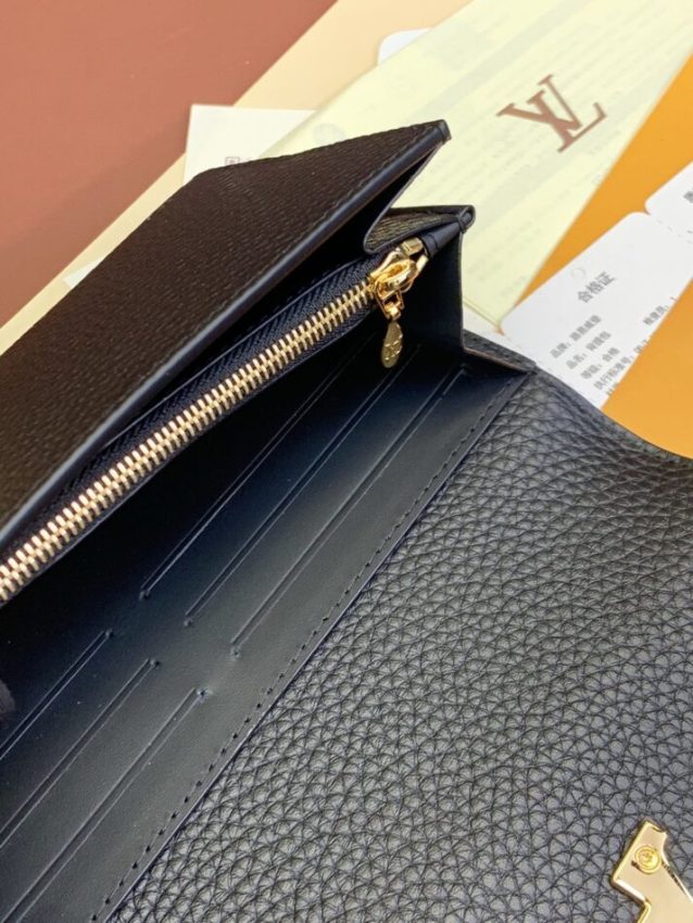 louis-vuitton-capucines-long-black-gallery-1