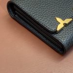 louis-vuitton-capucines-long-black-gallery-5