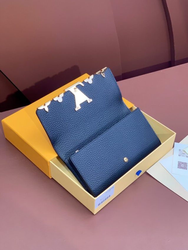 louis-vuitton-capucines-long-dark-blue-gallery-3