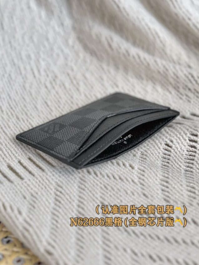 louis-vuitton-card-holder-black-grid-gallery-10