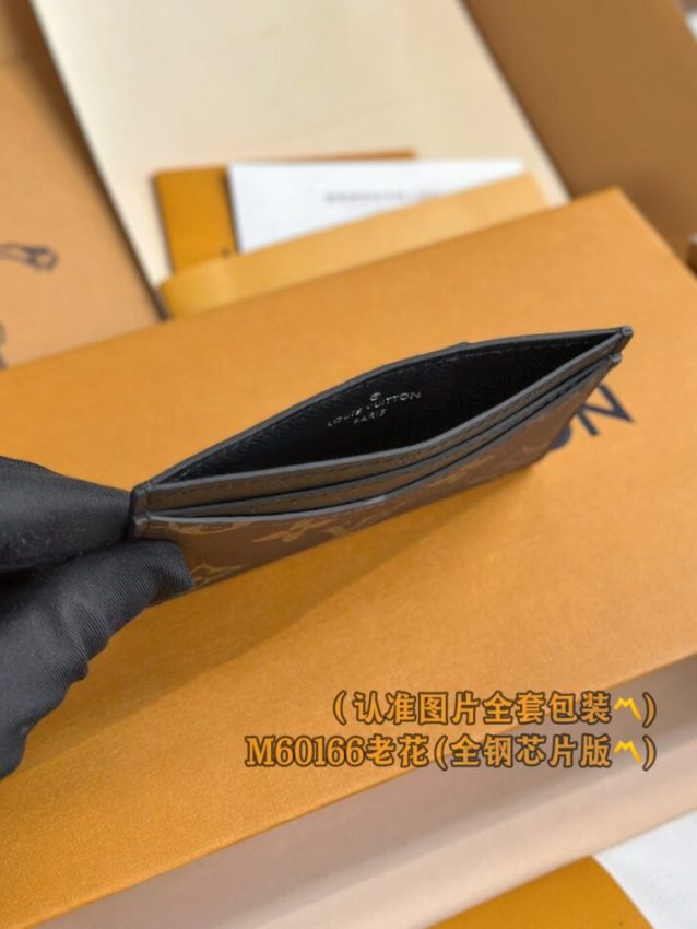 louis-vuitton-card-holder-brown-gallery-15