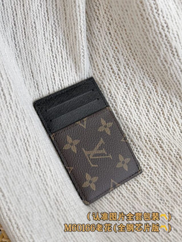 louis-vuitton-card-holder-brown-gallery-16