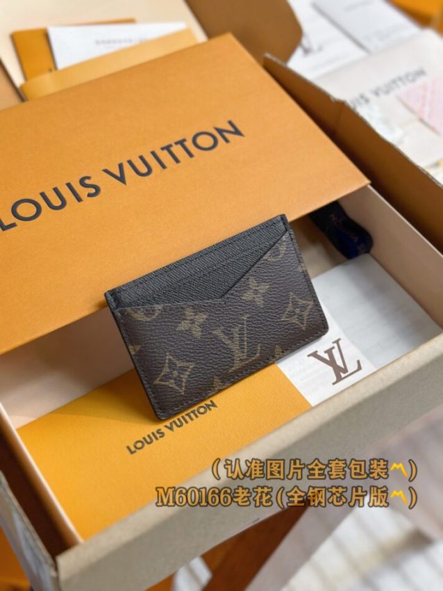 louis-vuitton-card-holder-brown-gallery-17